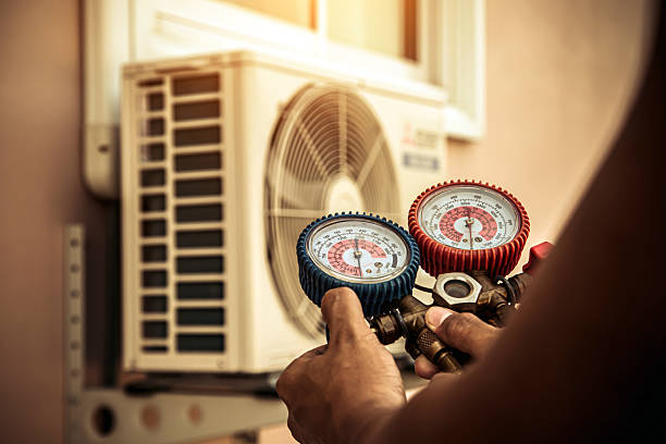 Professional Ac Installation technician working in Seymour, TX